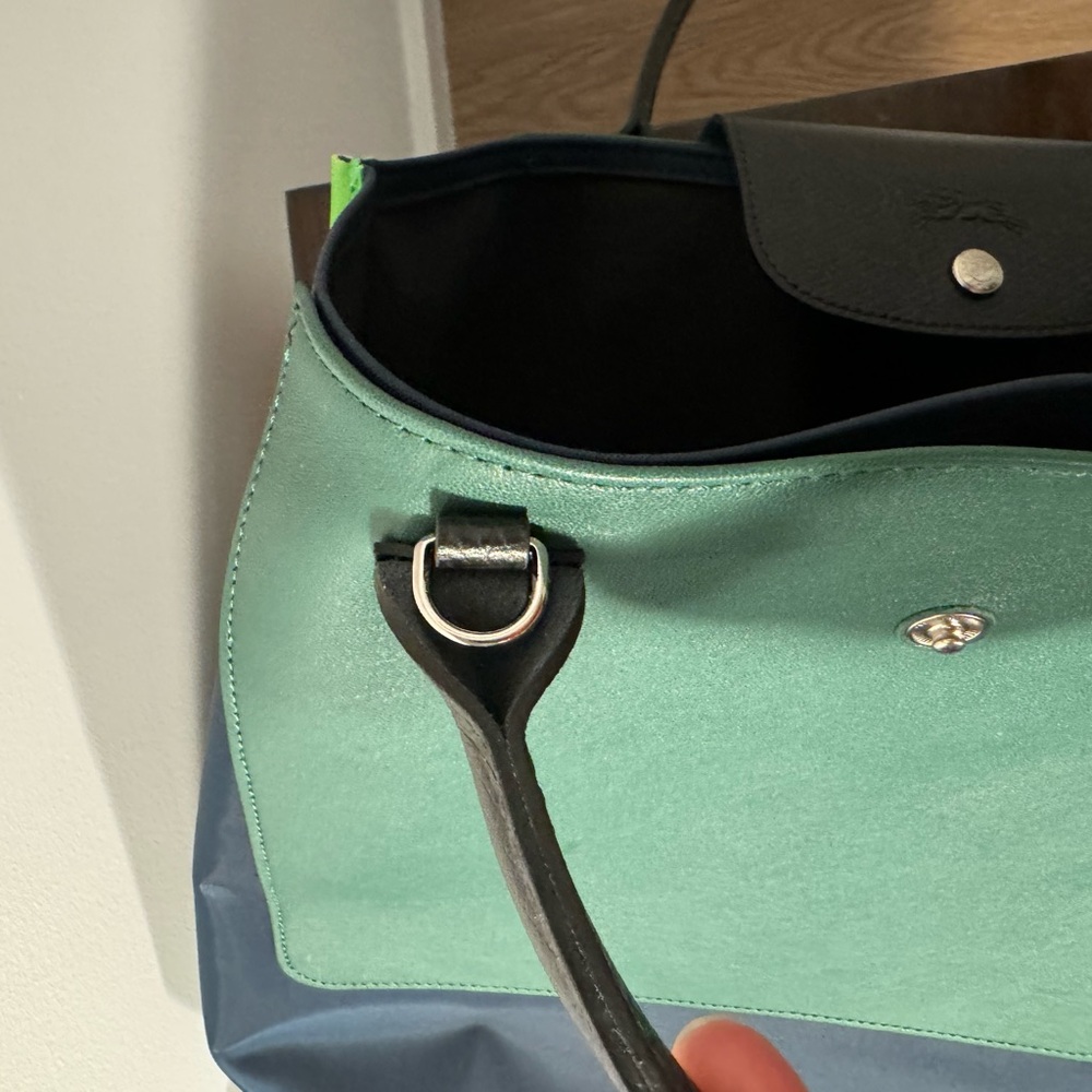 LONGCHAMP Cabas Tote Navy Canvas/ Green Leather with Strap BRAND NEW - Picture 4 of 10